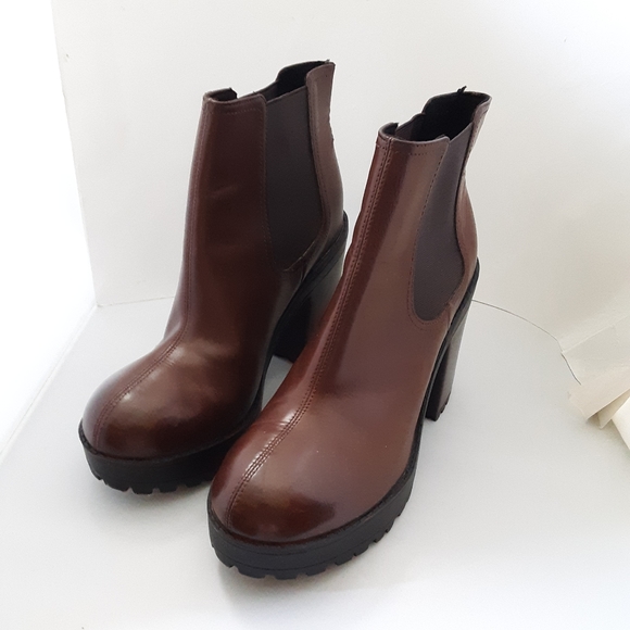 H & M - divided- chunky lug sole ankle boots - Picture 12 of 13